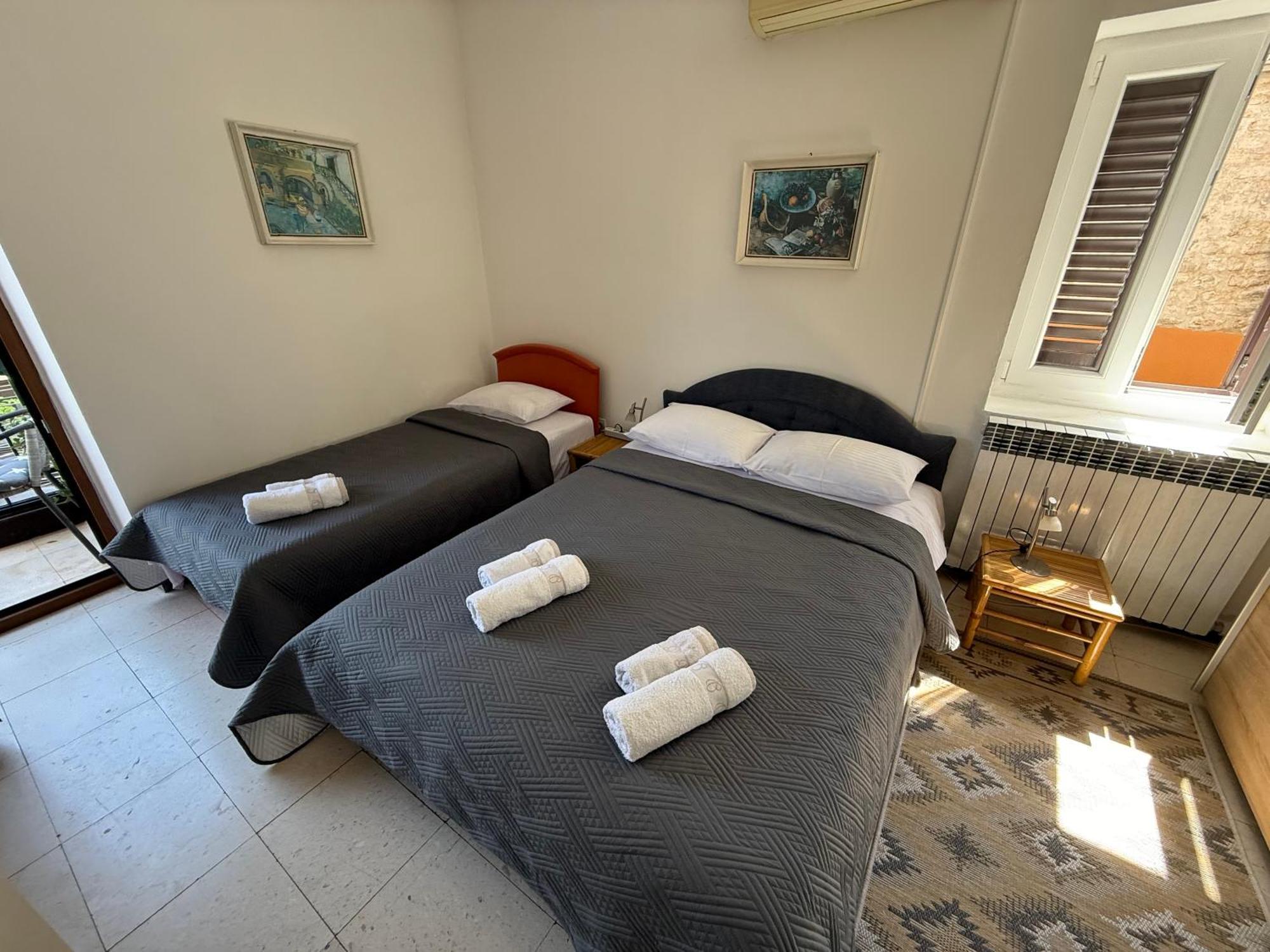 Apartments Aleksic Old Town Budva Bilik gambar